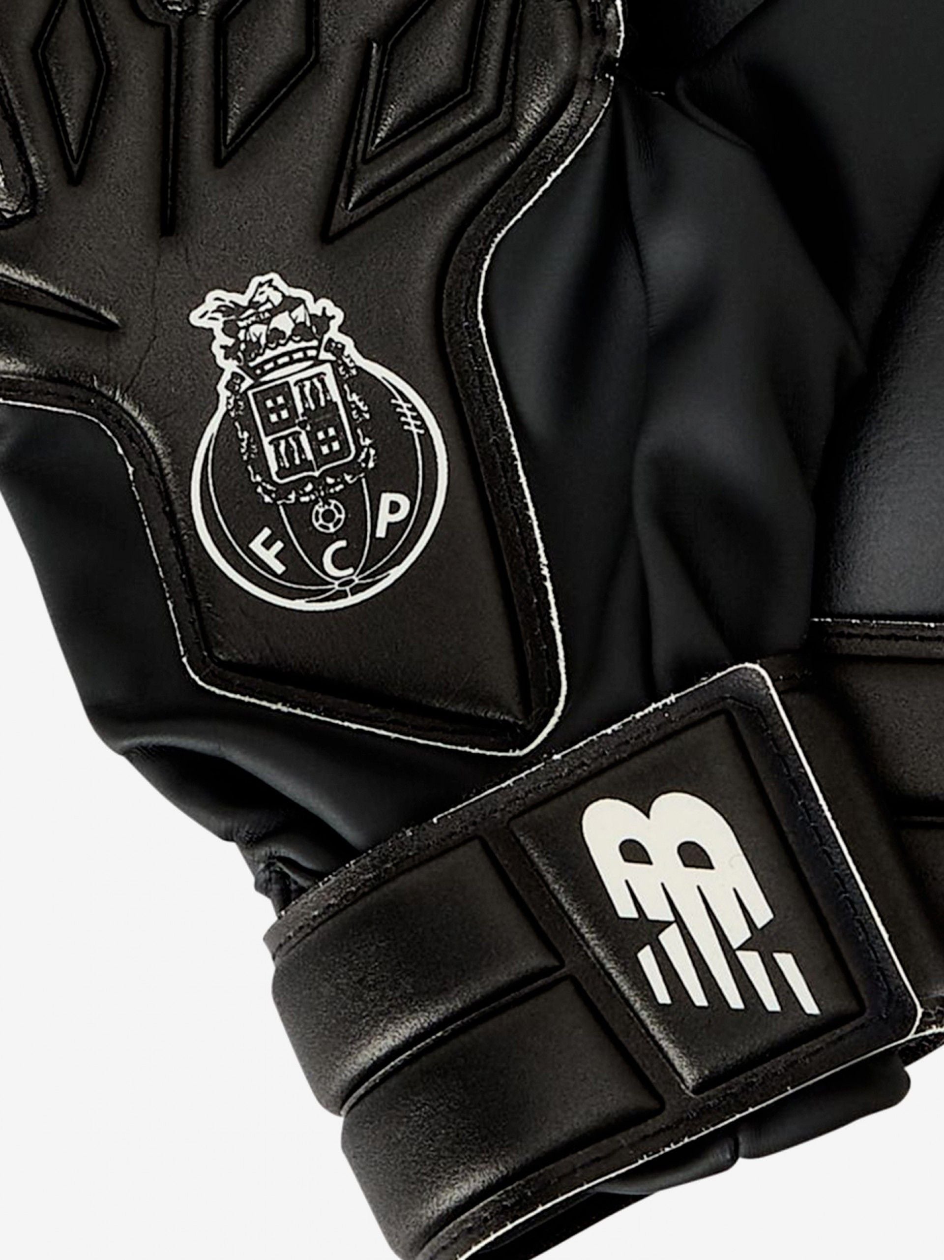 New Balance Luvas de Guarda-Redes FCPorto Júnior EP24/25 Preto New Balance