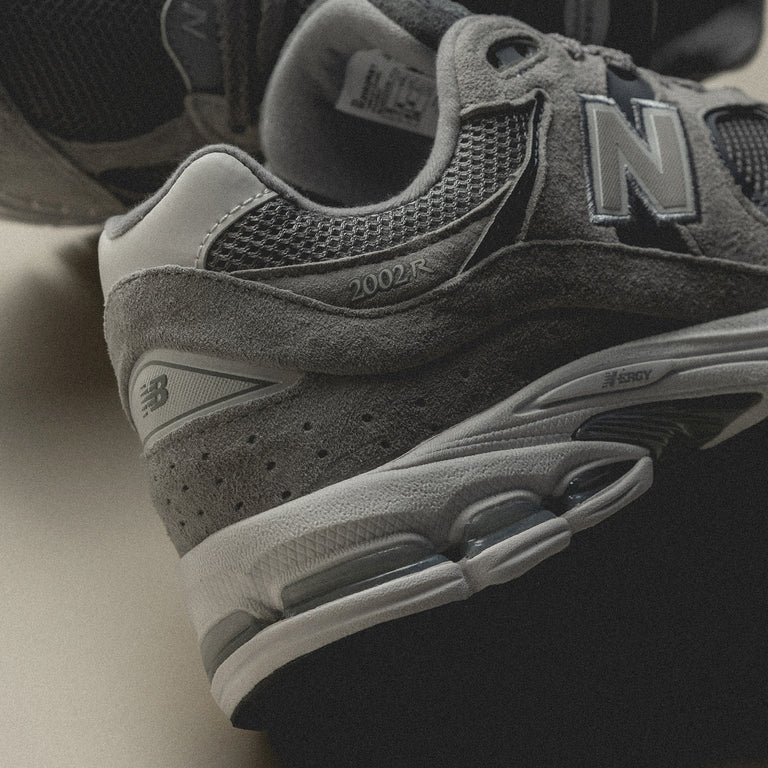 New Balance 2002R Cinza New Balance