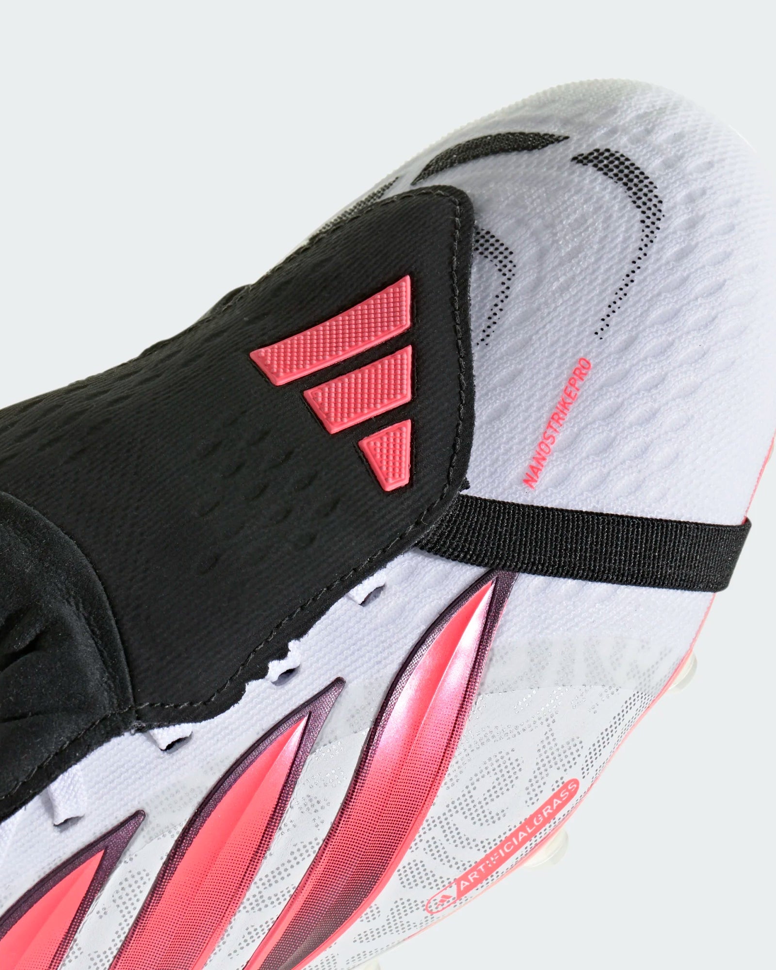 Chuteiras Adidas Predator Pro FT AG Branco/Rosa Adidas