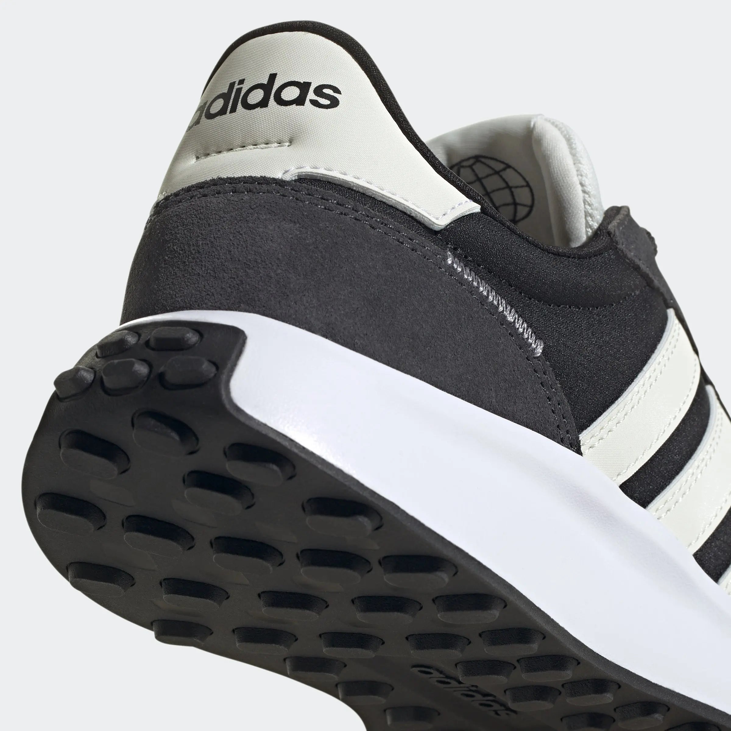 Adidas Run 70s Preto/Branco Adidas