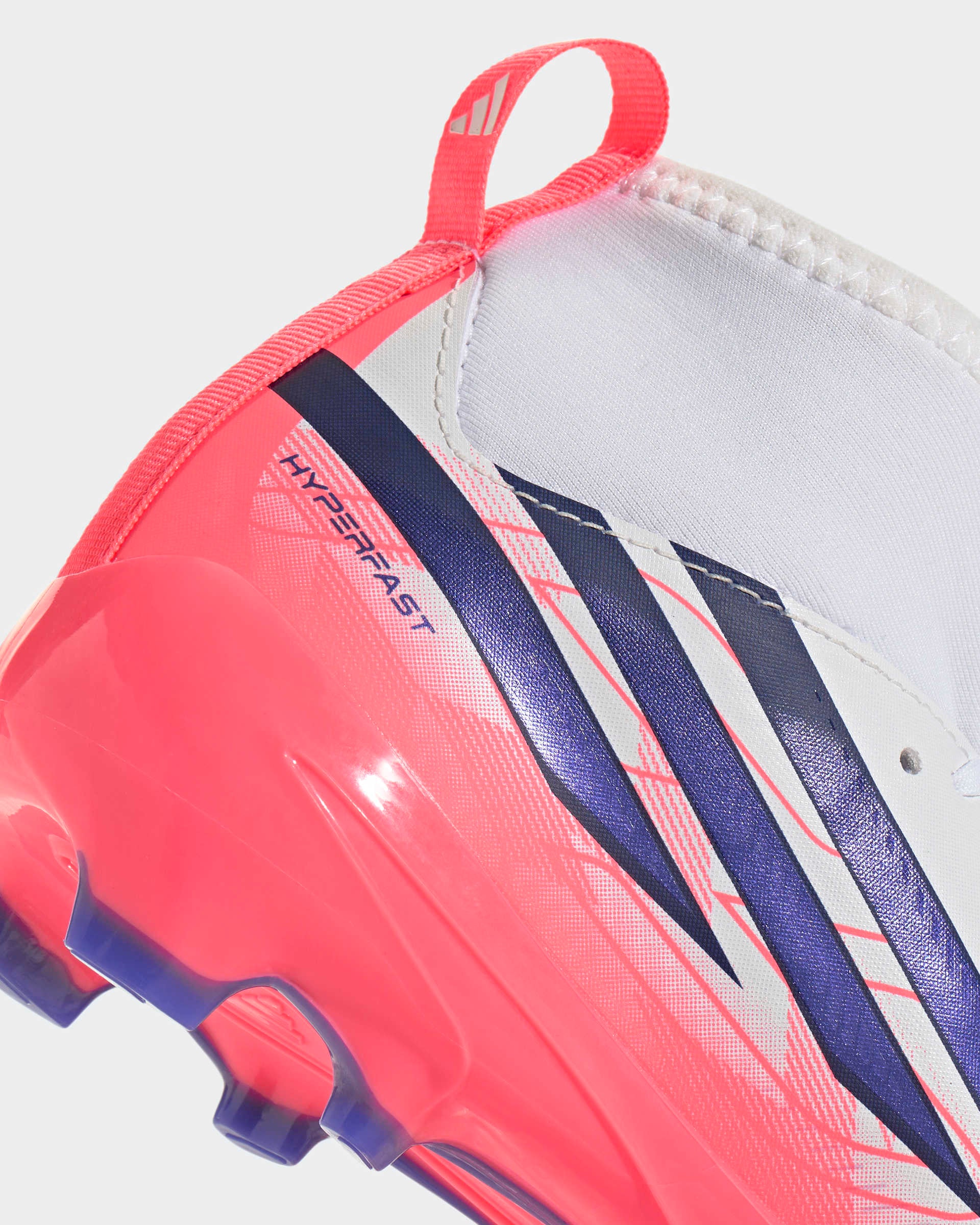 Chuteiras Adidas F50 Hyperfast League Mid FG Júnior Branco/Rosa Adidas