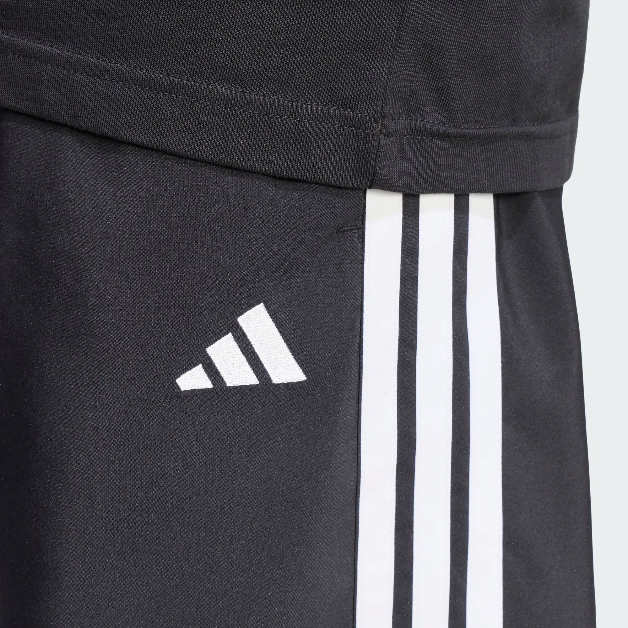 Calções Homem Adidas Chelsea 3S Preto/Branco Adidas
