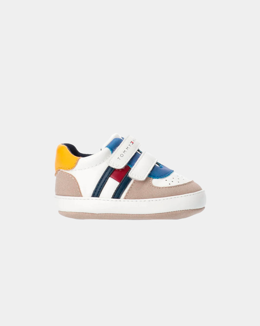Tommy Hilfiger Sapatilha Bebé Flag Low Cut Branca/Bege T0B9-34056-1755Y913