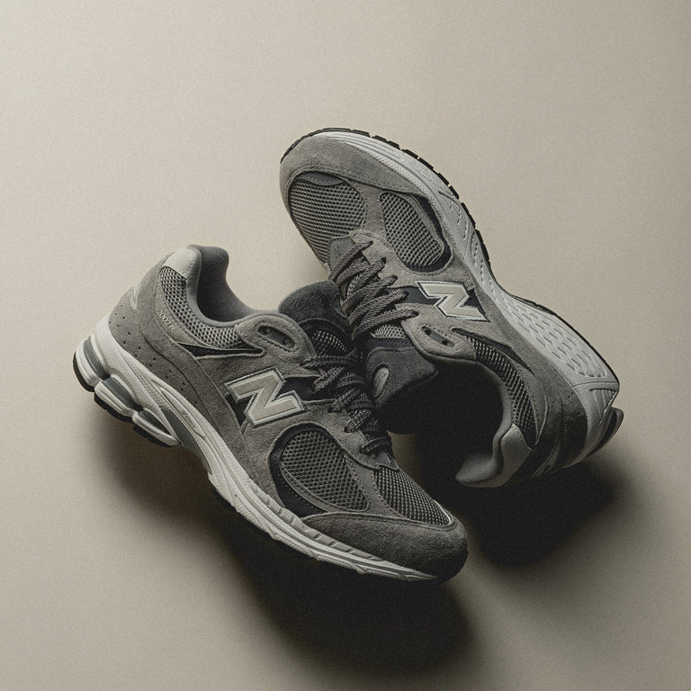 New Balance 2002R Cinza New Balance