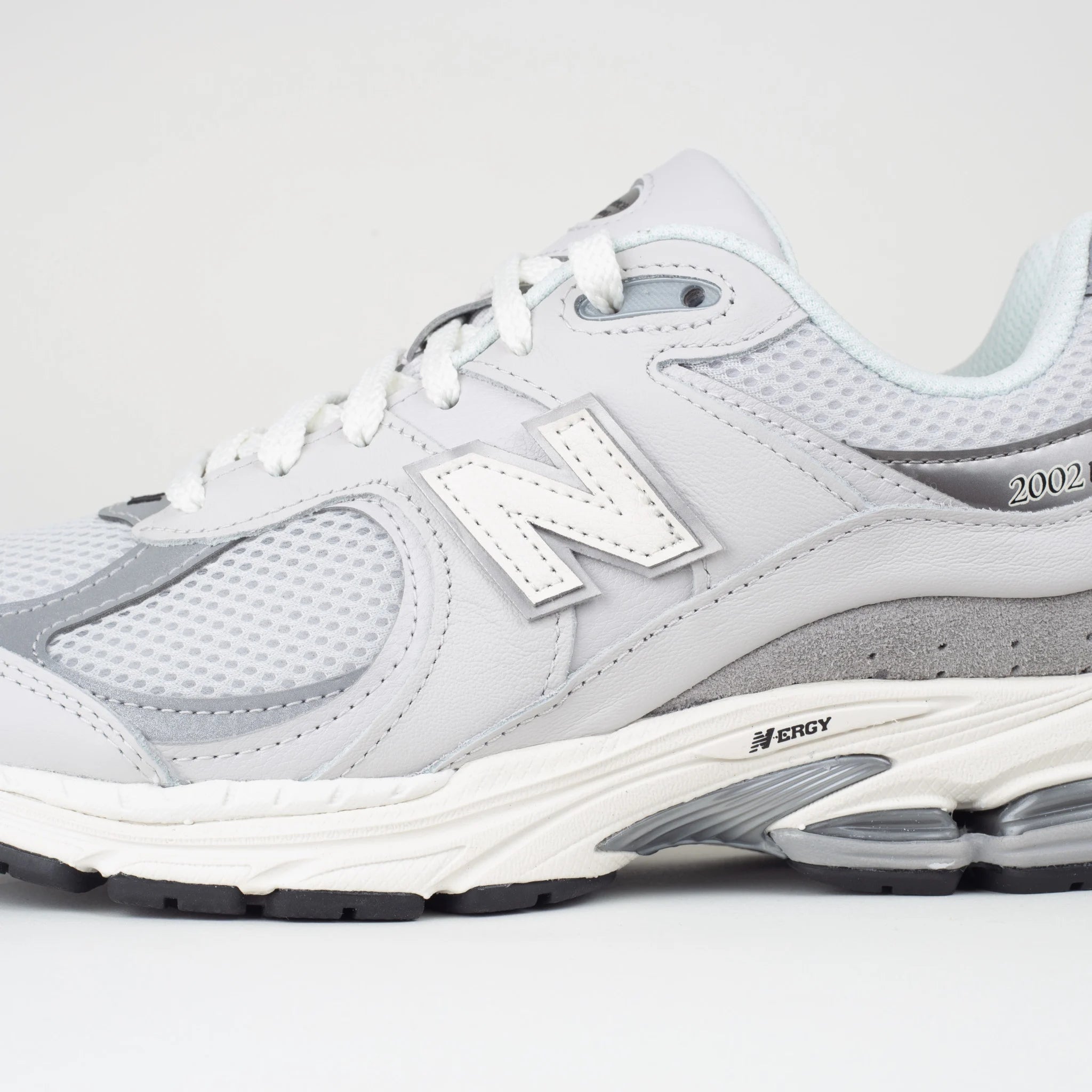 New Balance 2002R Cinza New Balance