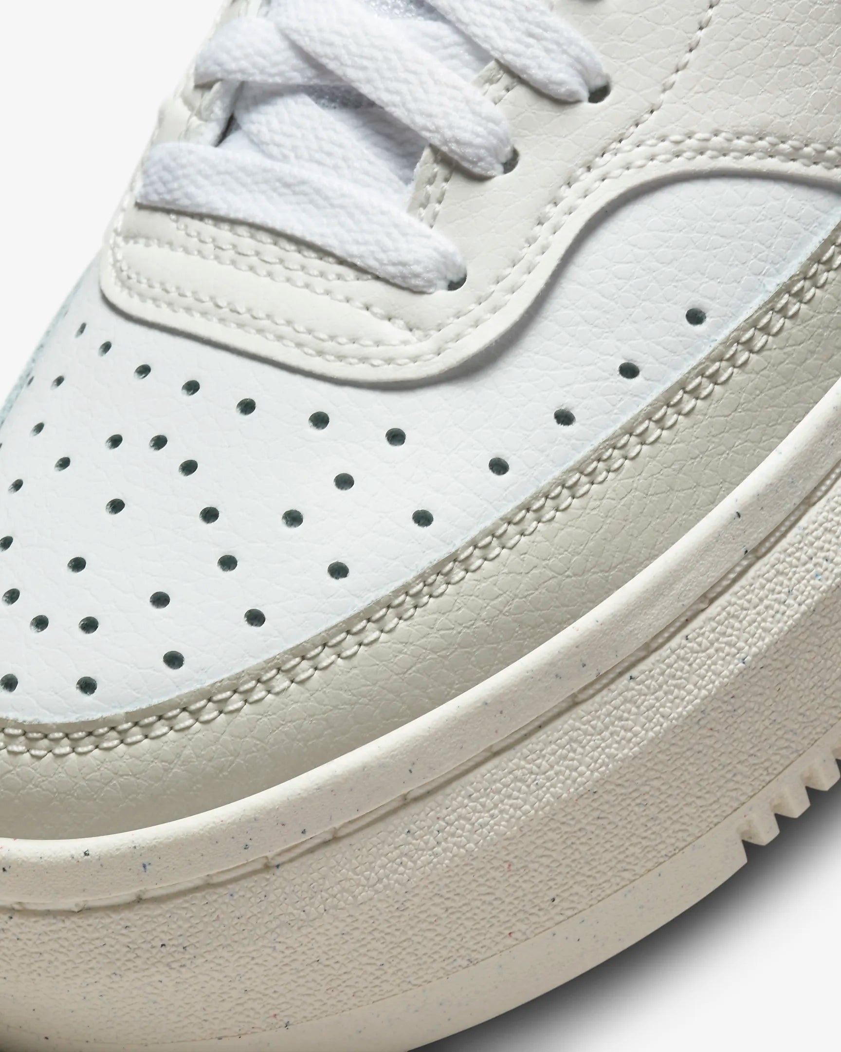 Nike Court Vision Alta Branco/Dourado Nike