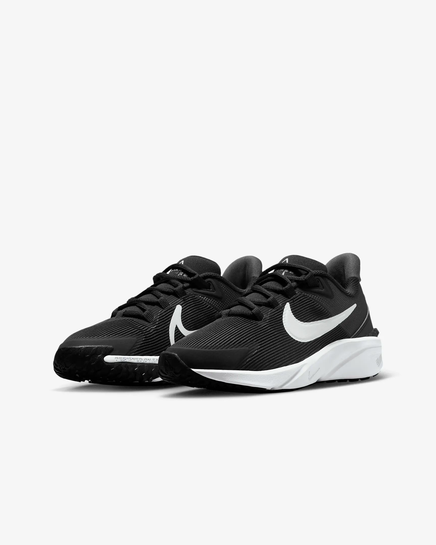 Nike Star Runner 4 J Preto/Branco Nike