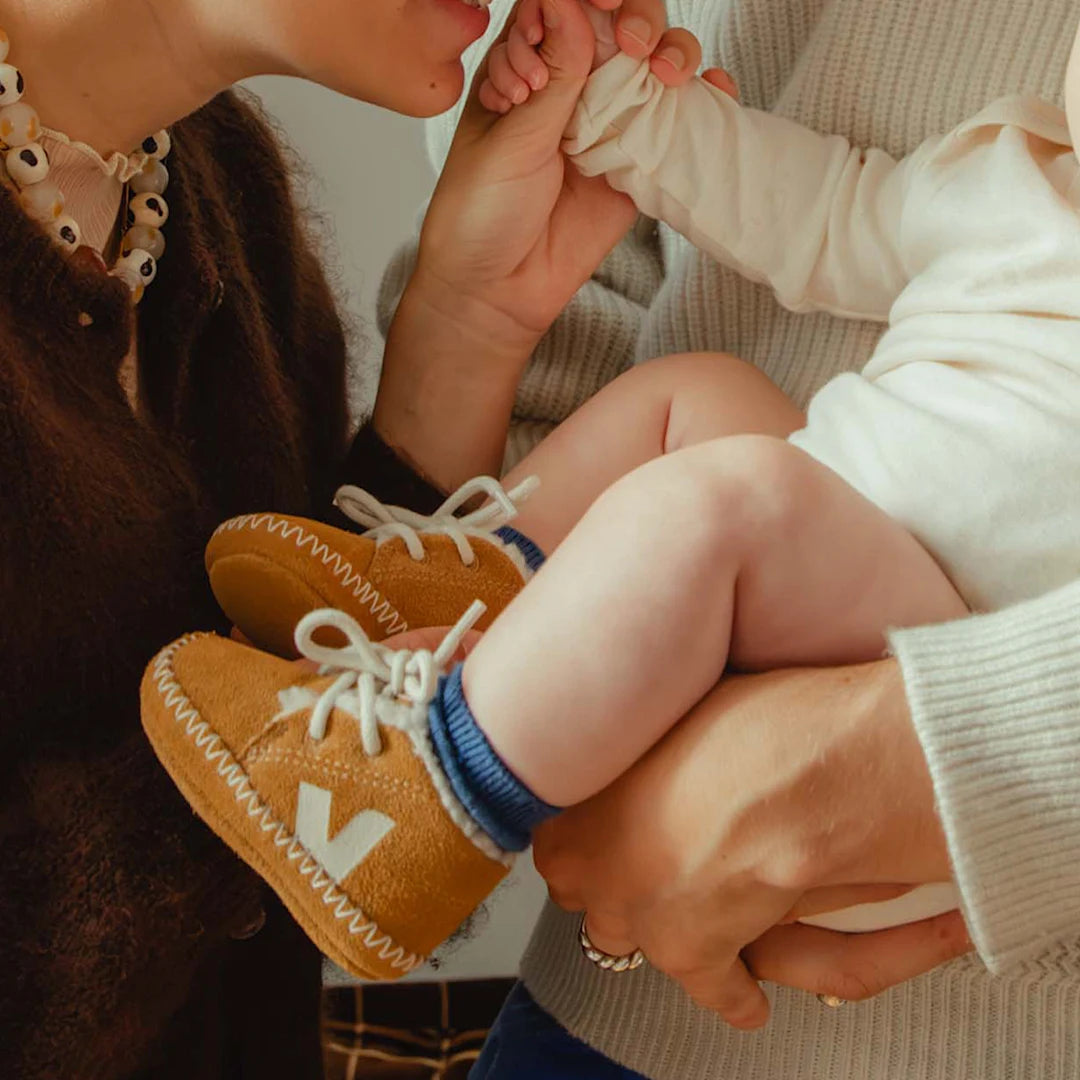 Veja Baby Winter Light ZZ Suede Castanho Veja