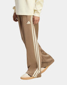 Calças de Fato de Treino Homem Adidas Stadium Loose 3S Bege Adidas 