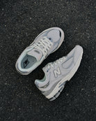 New Balance 2002 J Cinza New Balance 