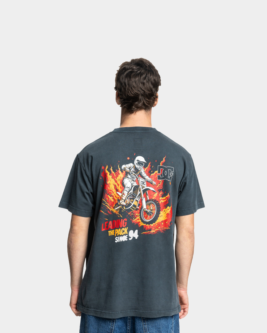 DC T-Shirt Leading The Pack Preto
 ADYZT05465BAC