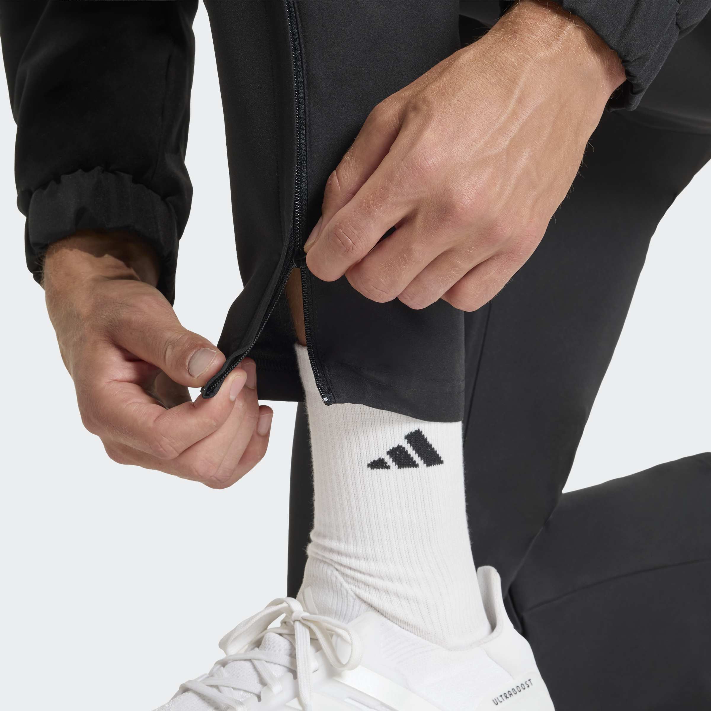 Calças de Apresentação Homem Adidas Ent26 Pretas Adidas 