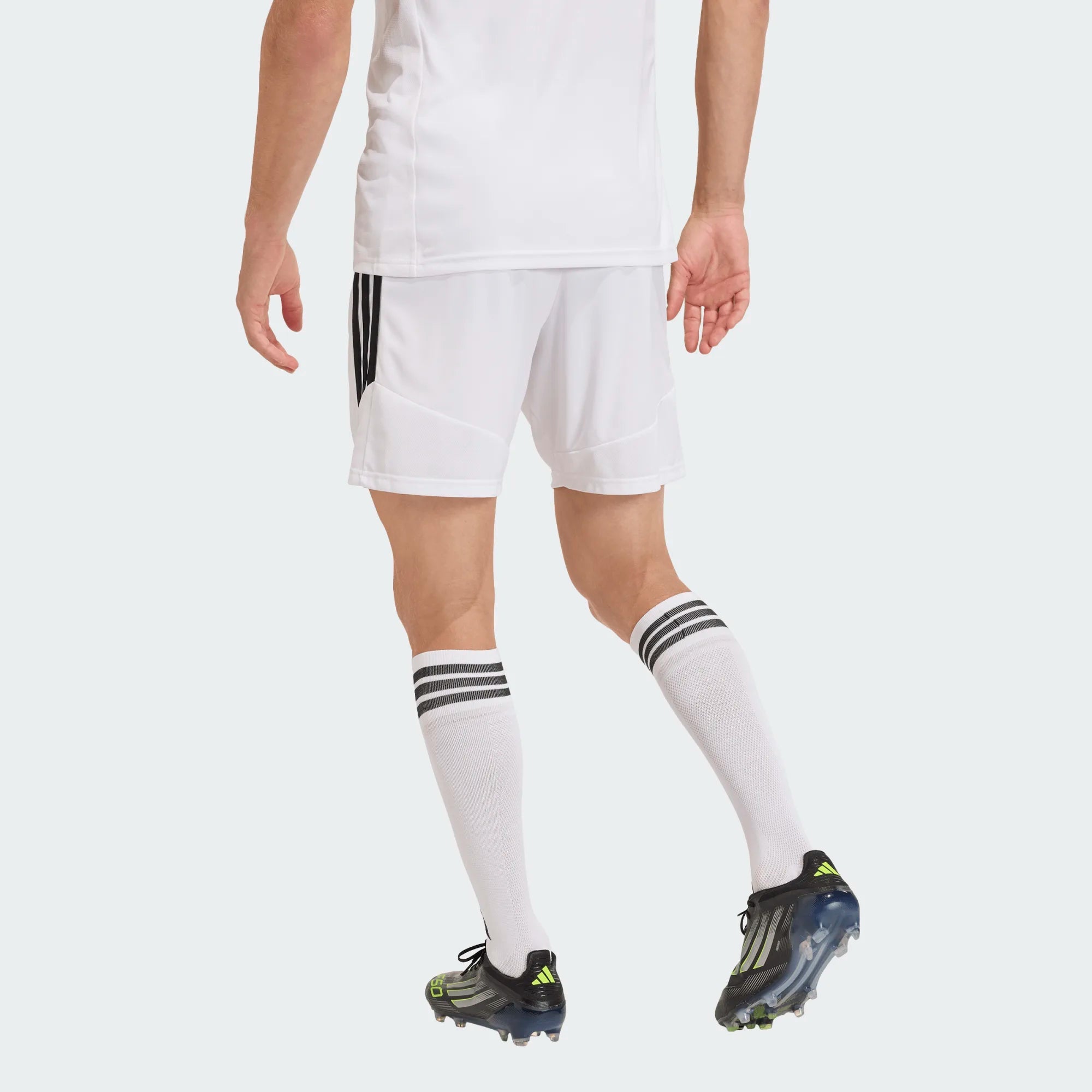 Calções de Treino Homem Adidas Tiro26 Branco/Preto Adidas 