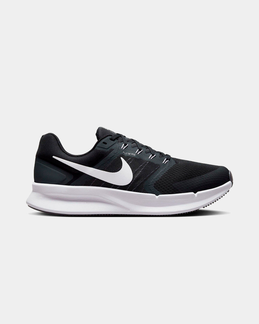 sapatilhas Nike Run Swift 3 Preta/Branca DR2695002