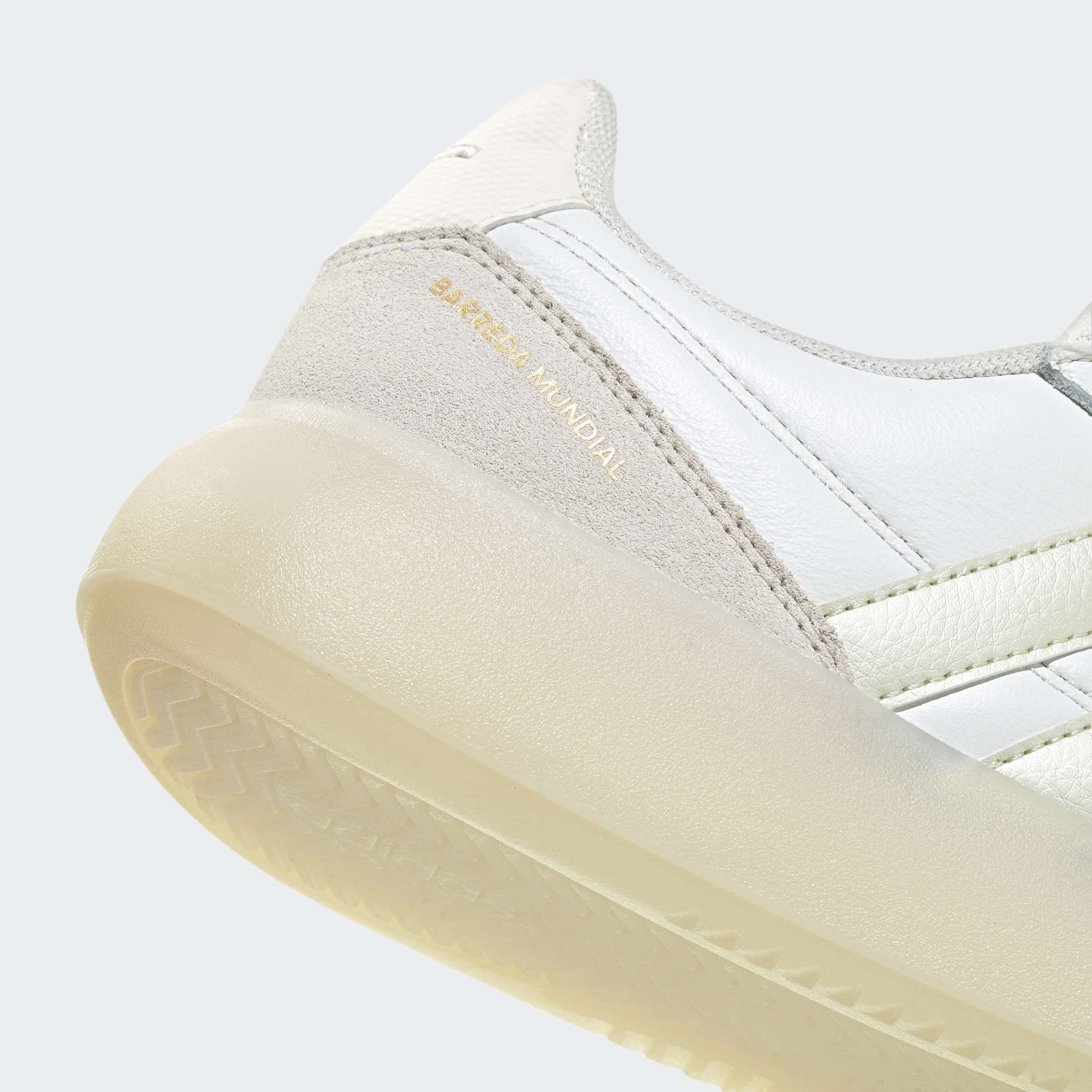 Sapatilha Adidas Barreda Mundial Branca/Bege Adidas 