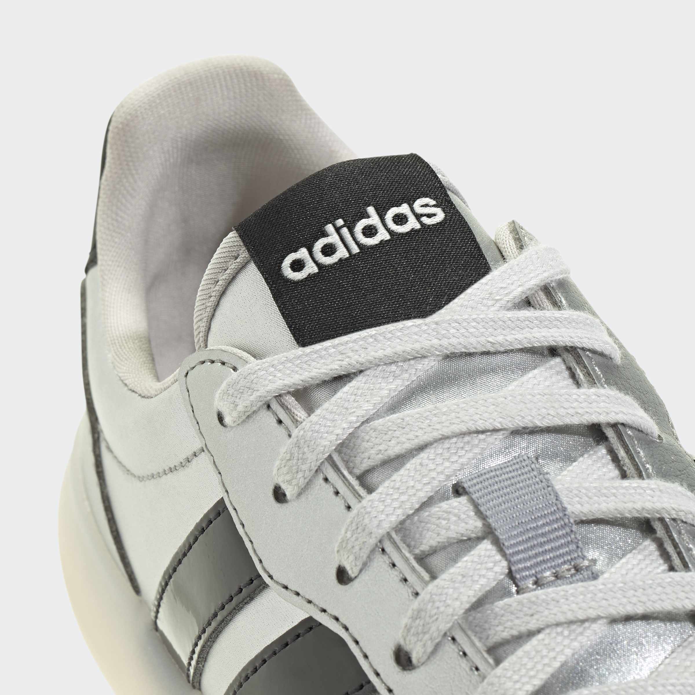 Sapatilha Adidas Barreda Decode J Prateada Adidas 