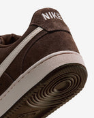 Sapatilhas Nike Court Vision Low SD Premium Castanhas pormenor do calcanhar