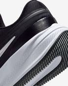Sapatilhas Nike Star Runner 5 J Preto/Branco pormenor do calcanhar