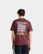 T-shirt Homem New Balance Grab a Bit London Bordô New Balance 
