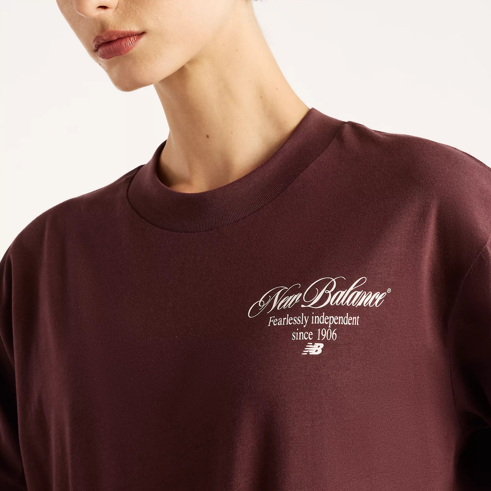 T-shirt Mulher New Balance Pressed Flowers Relaxed Bordô New Balance 