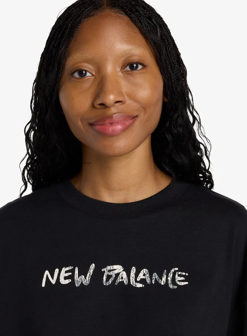 T-shirt New Balance Visibly Loved Oversized Preta