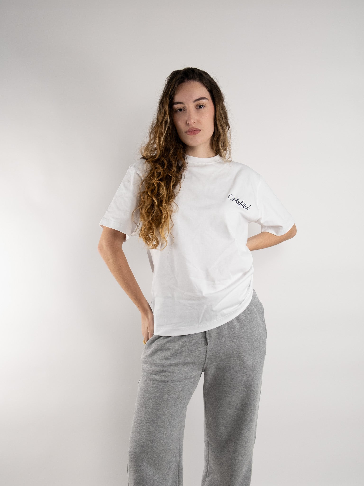 T-shirt Unfitted Unbroken Flowers Branca Unfitted 