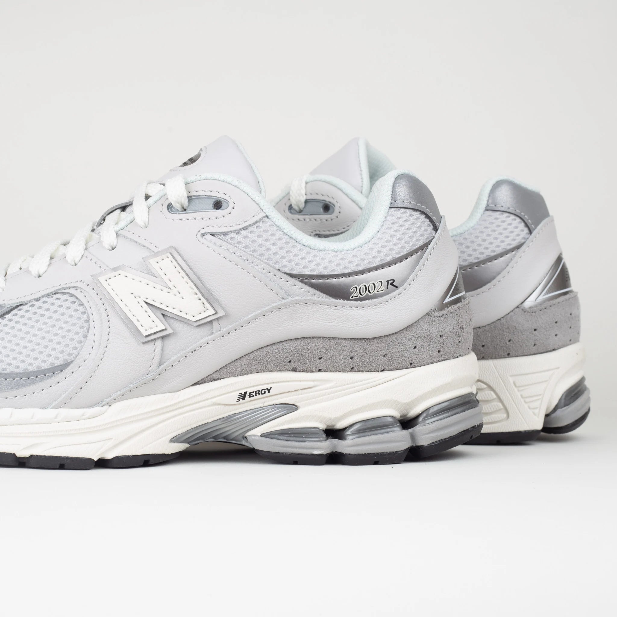 New Balance 2002R Cinza New Balance