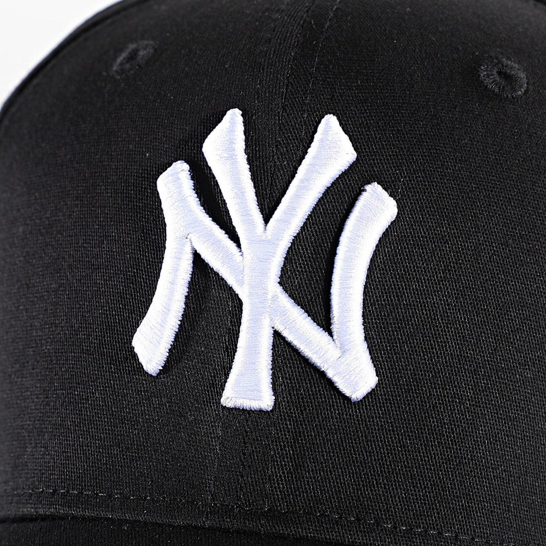 Boné 9FORTY New York Yankees Stretch Preto/Branco New Era 