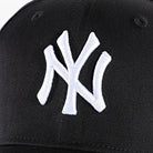 Boné 9FORTY New York Yankees Stretch Preto/Branco New Era 
